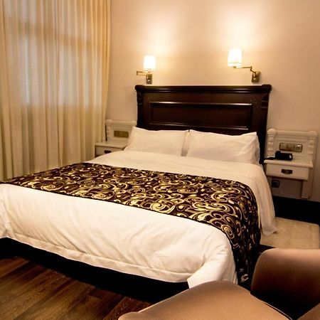Avent Verahotel Bagian luar foto